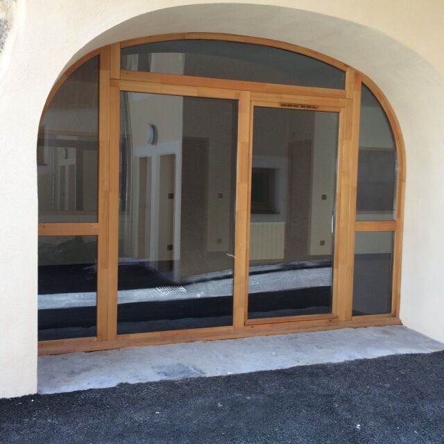 Porte-fenêtre en bois, Vaujany